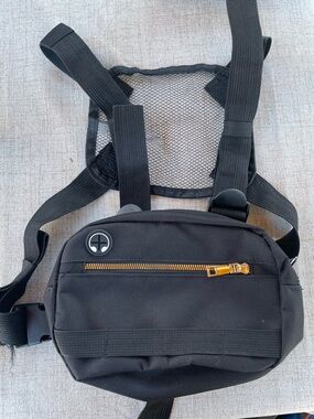 Black Men's Chest Bag with Gold Zipper